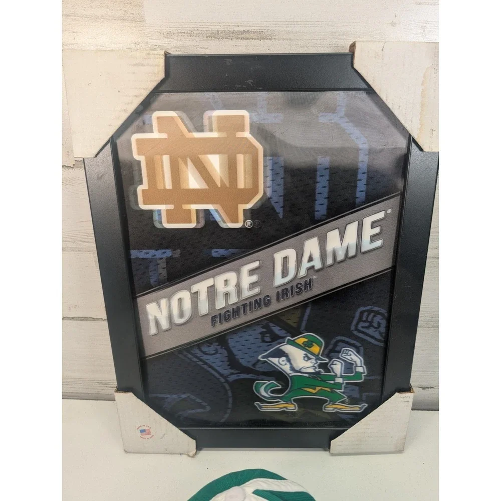 Notre Dame Fighting Irish NCAA Wall Decor Plaque Sign w/ Notre Dame Hat‎ Bundle